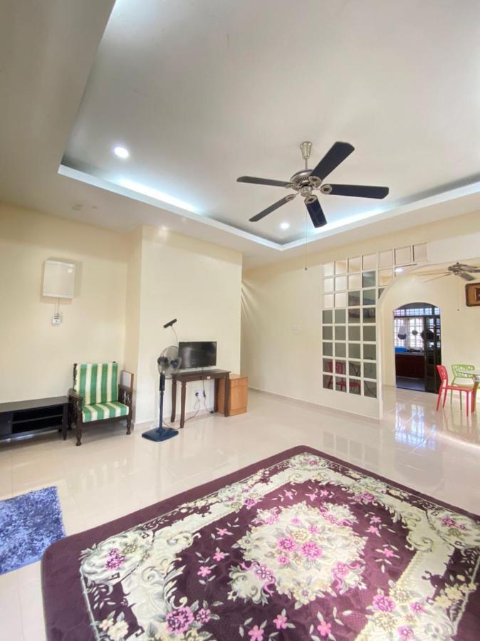 Family Homestay Kuala Terengganu Exterior foto